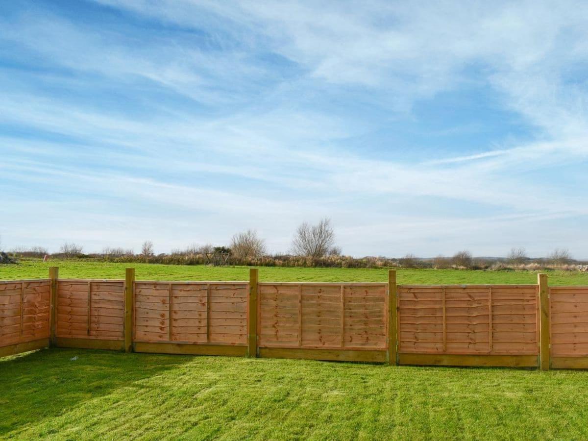 Rural 3 Bedroom House, Newport - The Lifeboat Porchfield  Exterior photo